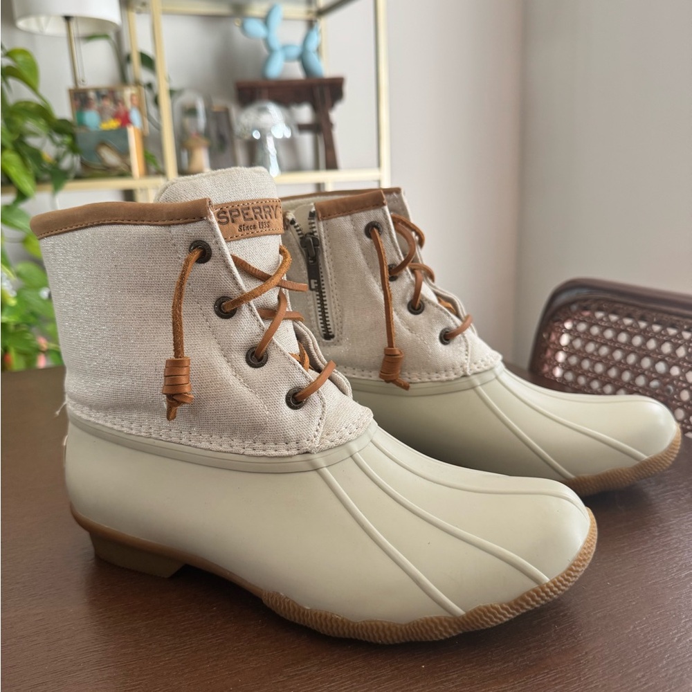 Sperry Women's Tan and Cream Winter Boots